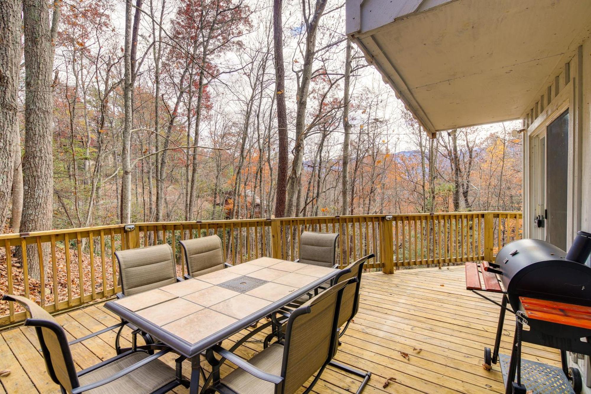 Updated Cobbly Nob Resort Home With Hot Tub! 개틀린버그 외부 사진