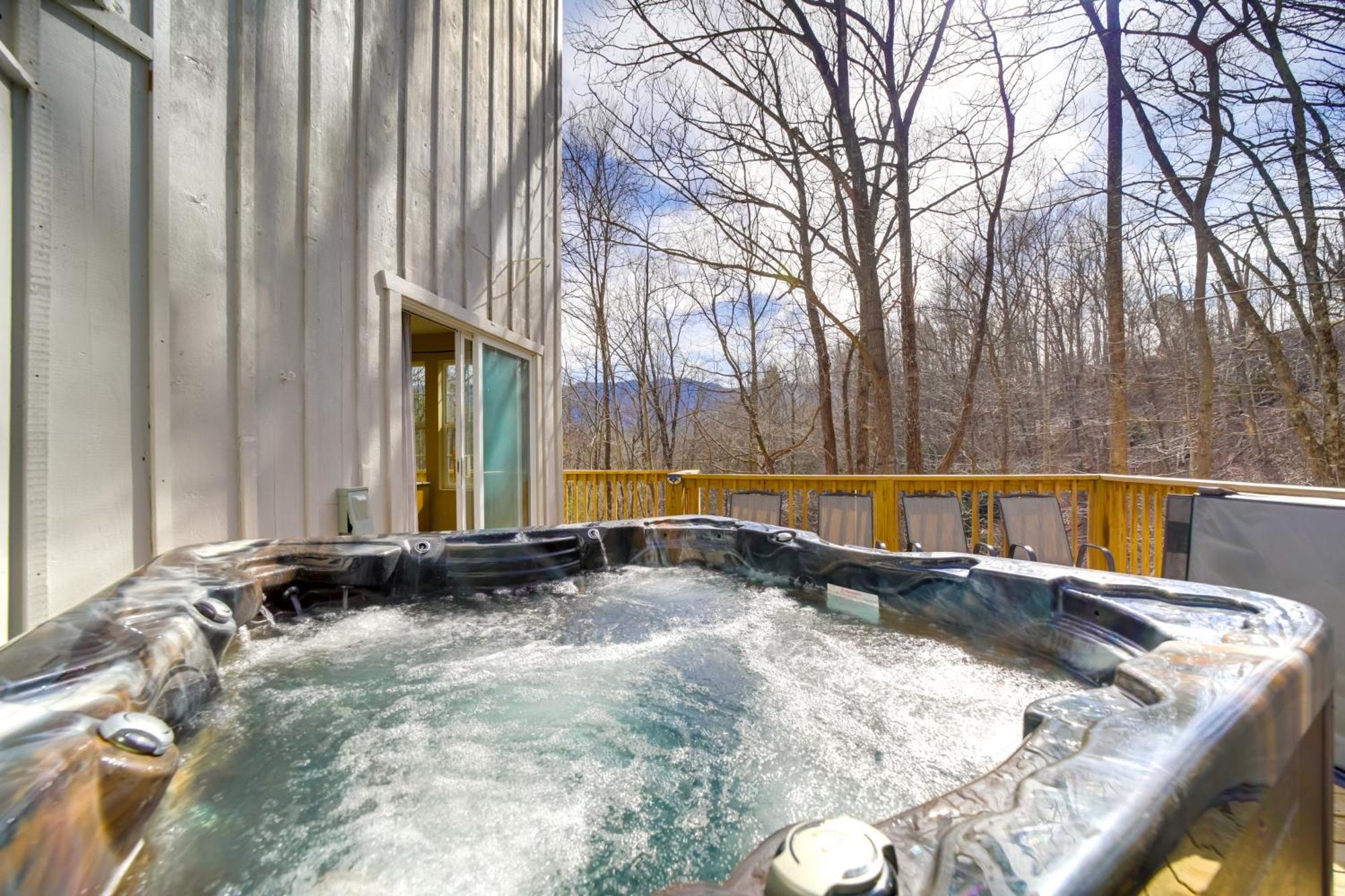 Updated Cobbly Nob Resort Home With Hot Tub! 개틀린버그 외부 사진