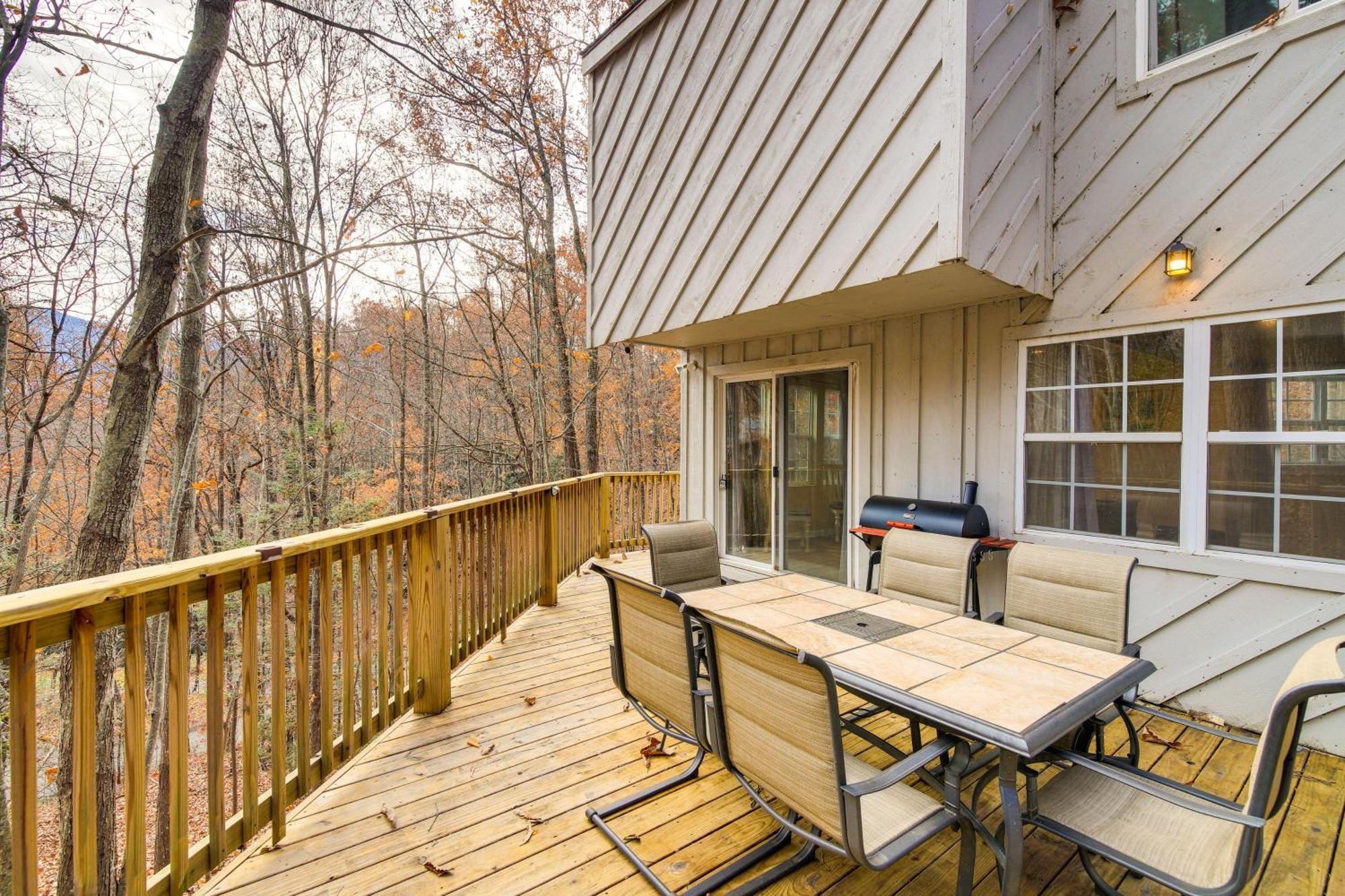 Updated Cobbly Nob Resort Home With Hot Tub! 개틀린버그 외부 사진