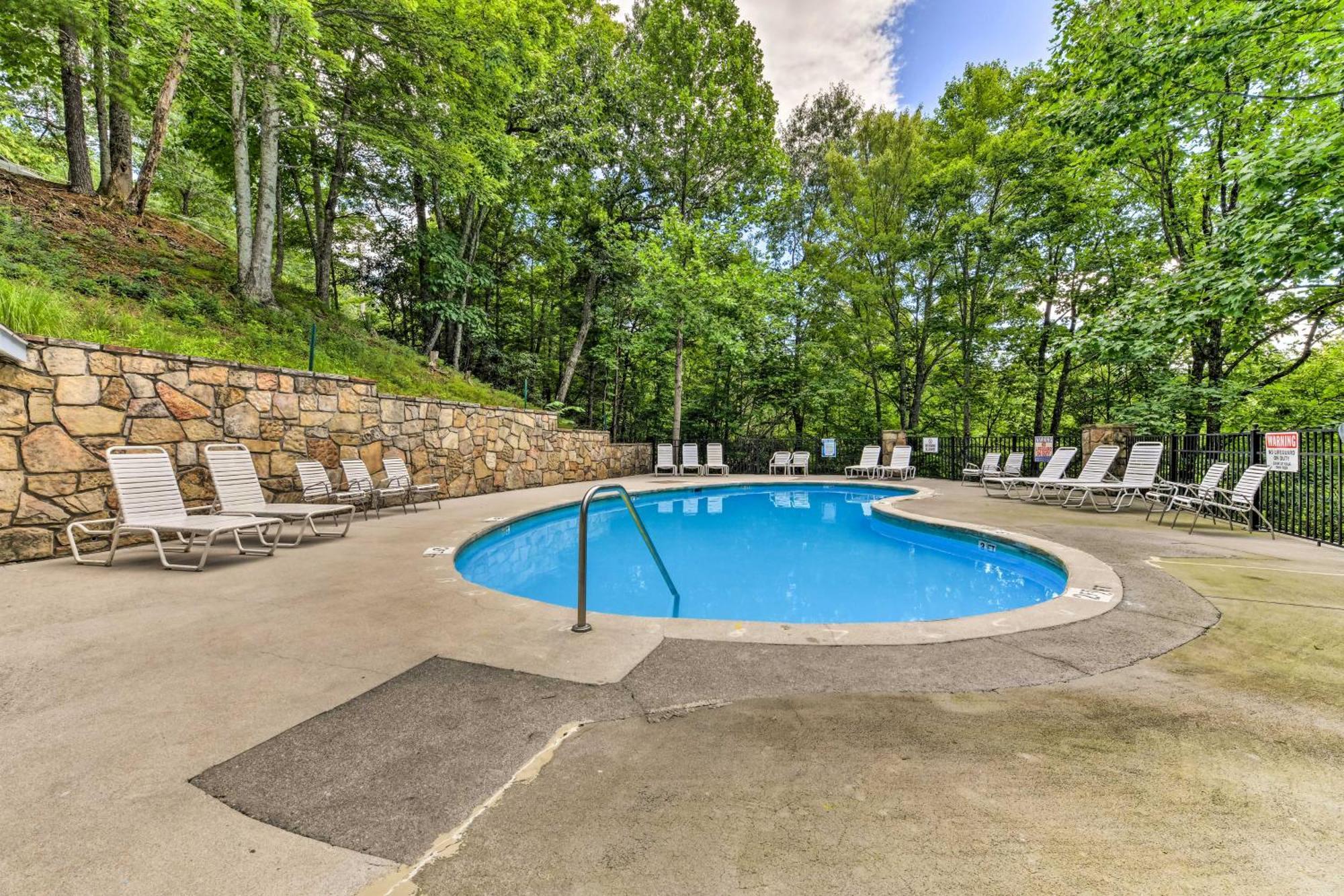 Updated Cobbly Nob Resort Home With Hot Tub! 개틀린버그 외부 사진