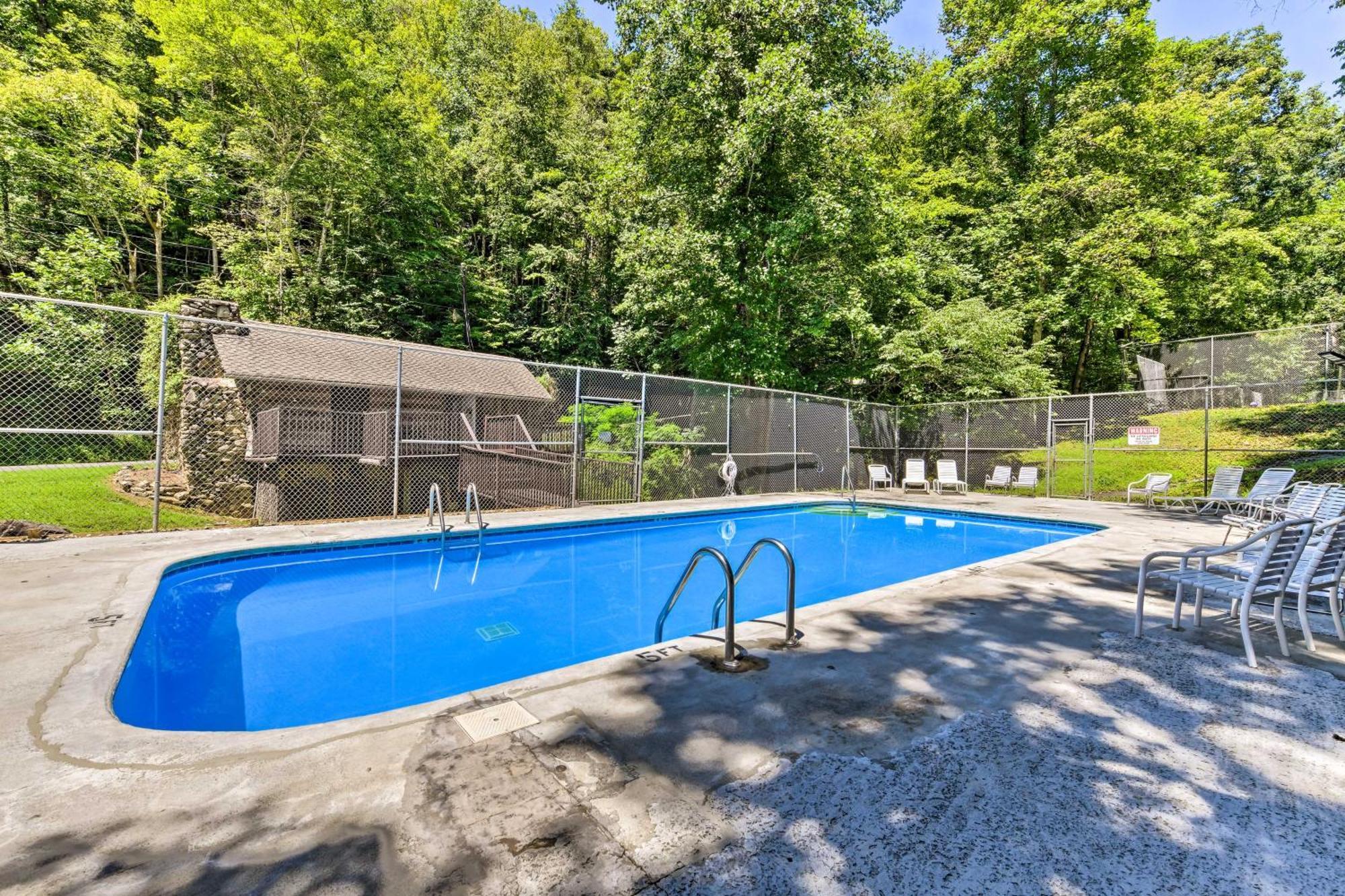 Updated Cobbly Nob Resort Home With Hot Tub! 개틀린버그 외부 사진